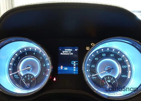 2013 Chrysler 300 Motown z USA, uszkodzony, nr VIN 2C3CCAAG5DH596072